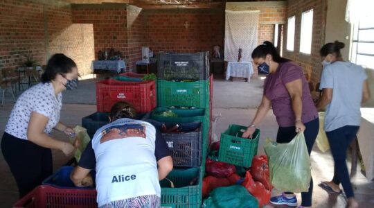 Pelotas: ação das Irmãs ICM e entidades leva alimentos para 150 famílias vulneráveis